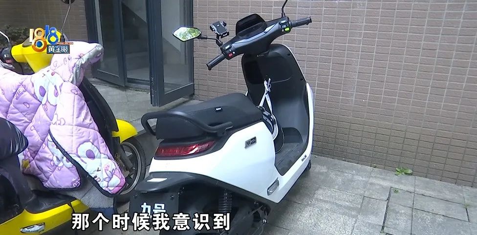 DƬ